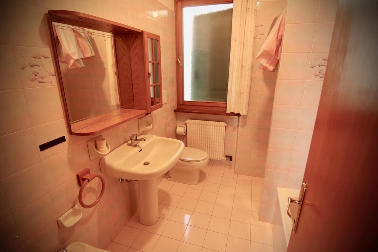 3 Rooms Apartment Whit Balcony And Lake Wiew مالتشيزينيه المظهر الخارجي الصورة