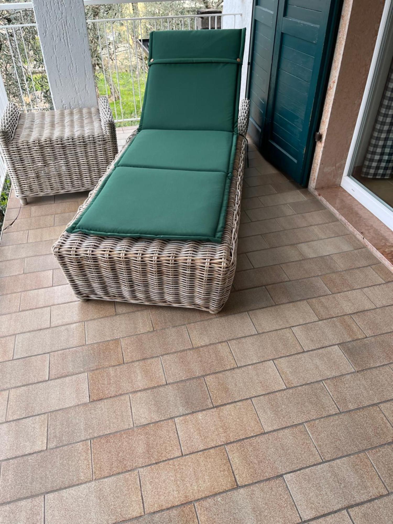 3 Rooms Apartment Whit Balcony And Lake Wiew مالتشيزينيه المظهر الخارجي الصورة